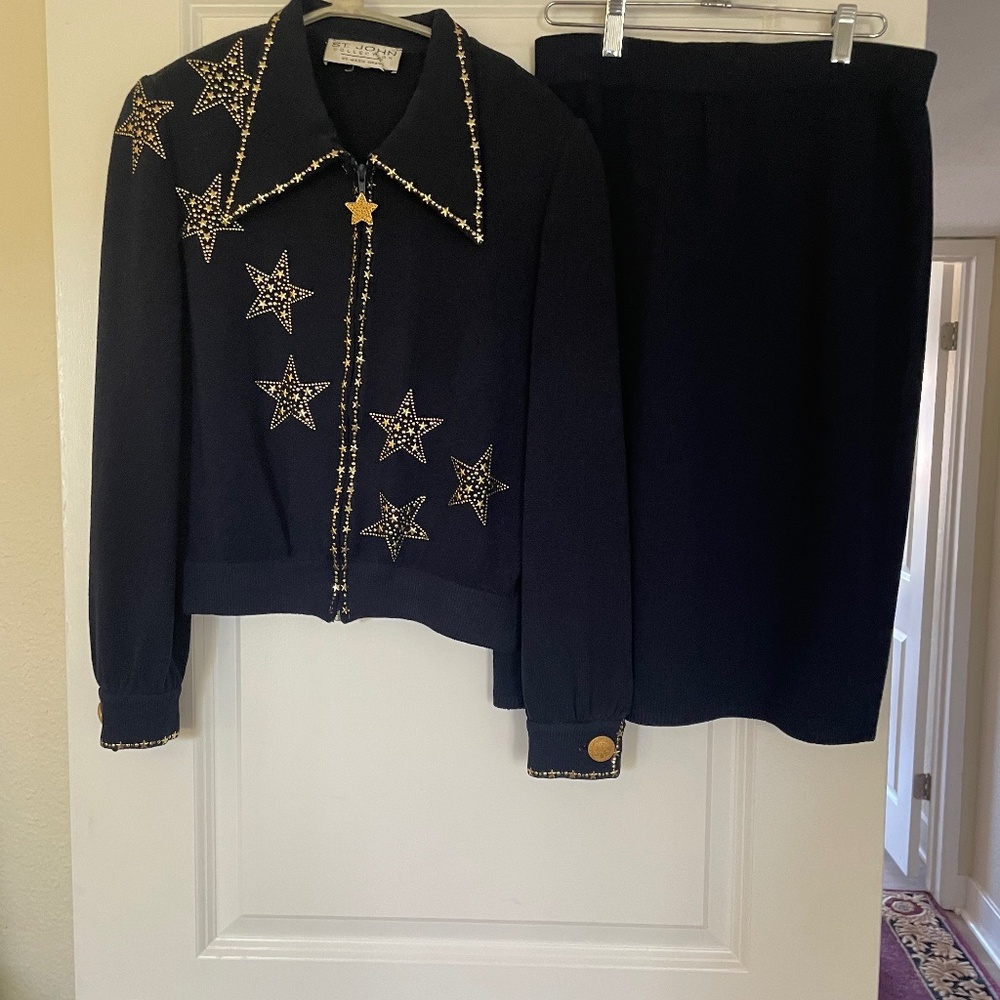 Chic jacket and skirt knit   Navy. Like new